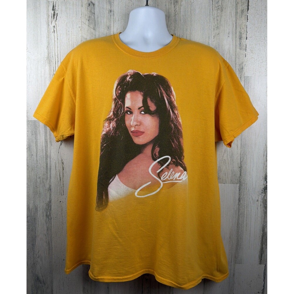 Selena Quintanilla Official Merchandise Signature T-Shirt XL (24”x29”)